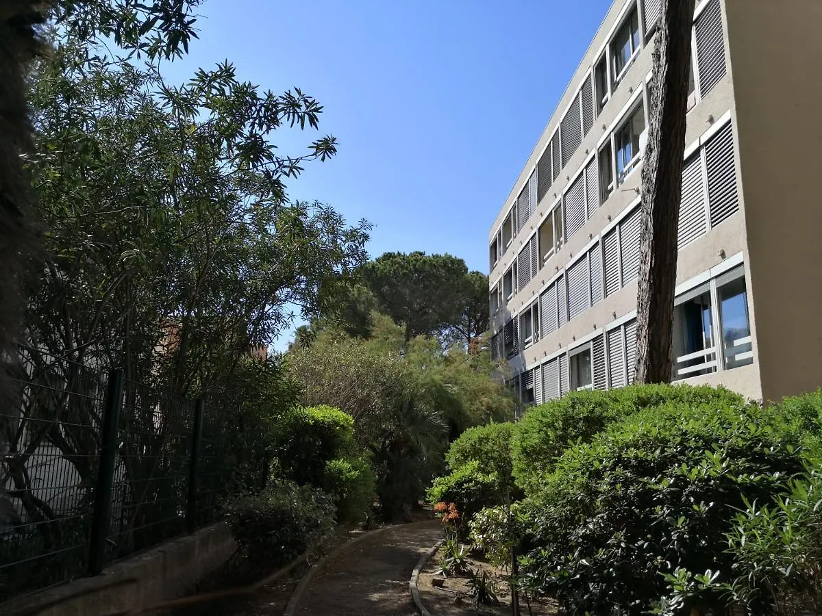 Apartment Studio A Hyeres Port - Proche De Toutes Commodites