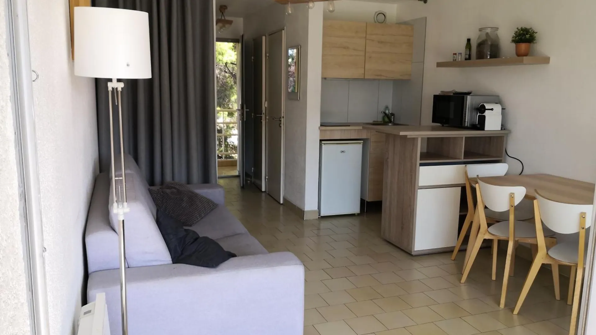 Studio A Hyeres Port - Proche De Toutes Commodites Apartment